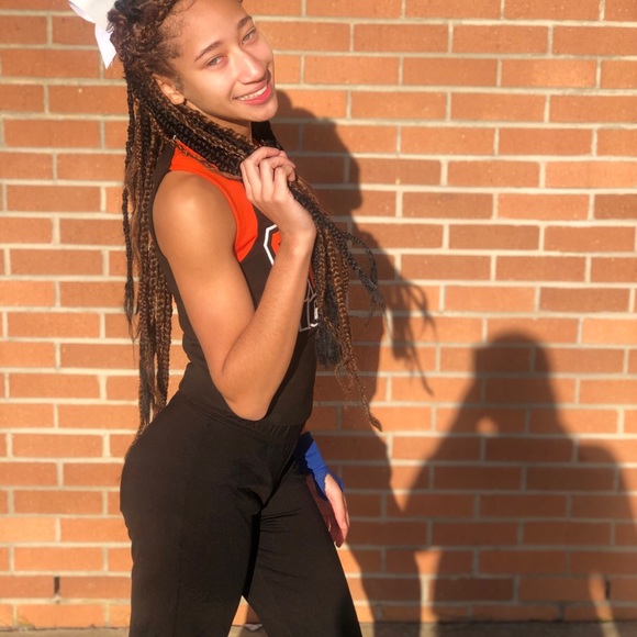Profile Picture of Kendra Tompkins (@teenykayyy) on Poshmark