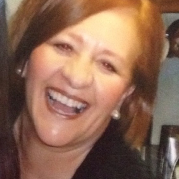 Profile Picture of Christy Overman (@me_she_we) on Poshmark
