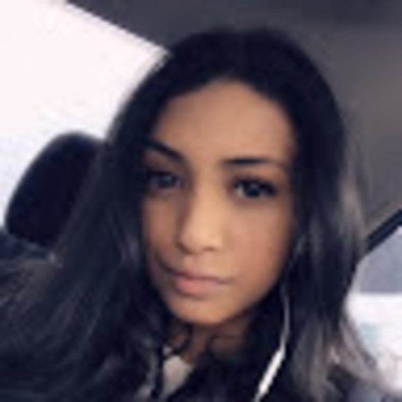 Profile Picture of Brianna Silva (@breesilva3) on Poshmark