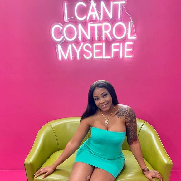 Profile Picture of Sabrina Oreste (@sabrinaoreste) on Poshmark