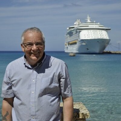 Profile Picture of Robert Paradis (@phobus1954) on Twitter