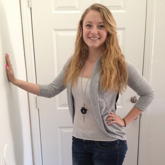 Julianna Meyers - Poshmark Profile Picture of Julianna Meyers (@jmeyers1108) on Poshmark