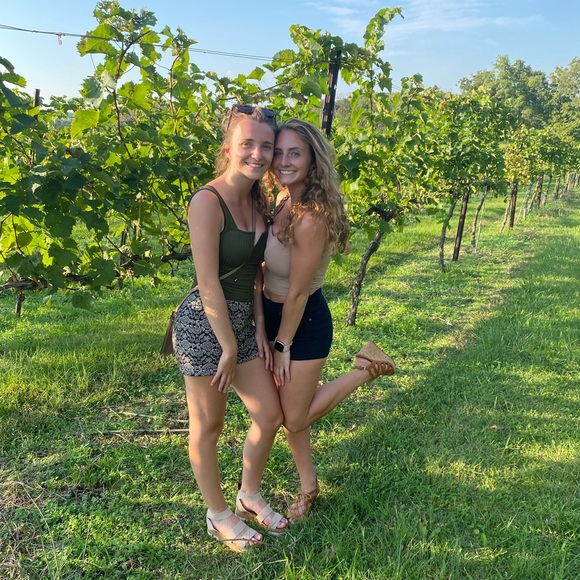 Profile Picture of Tori Prestianni (@torip72) on Poshmark