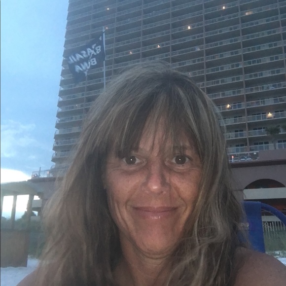 Profile Picture of Lori Stephens (@lstephens90) on Poshmark