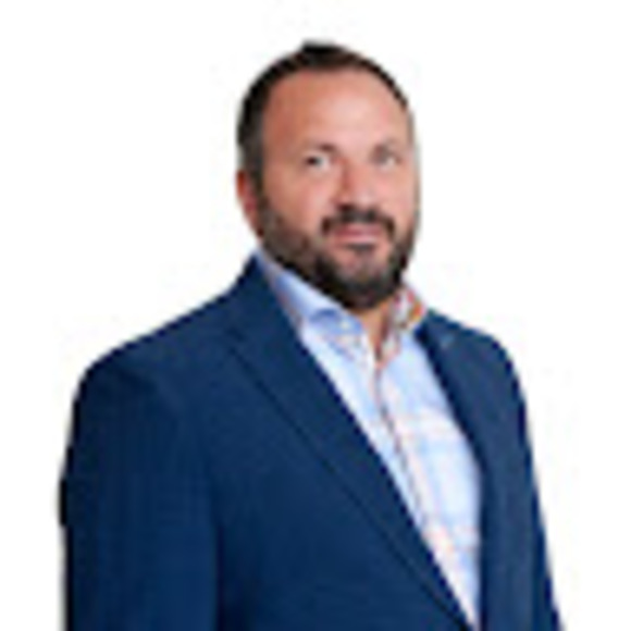 Profile Picture of Tom Stranges (@tomstranges) on Poshmark