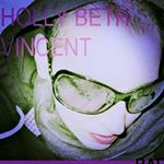 Profile Picture of Holly Beth Vincent (@vincenthollybeth) on Instagram