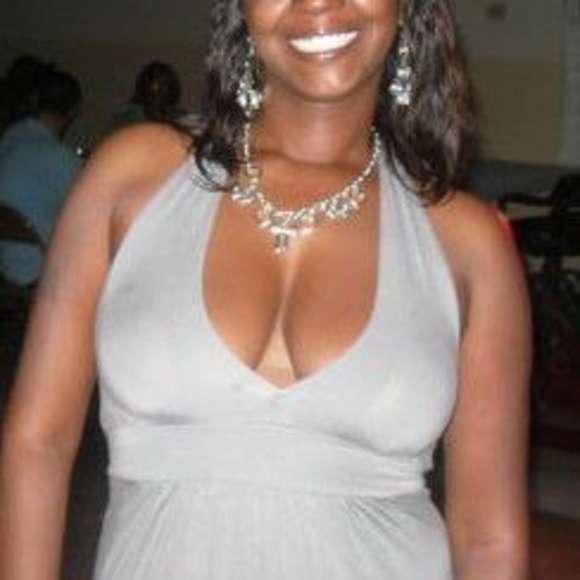 Profile Picture of Rashonda Wallace (@rashondawallace) on Poshmark