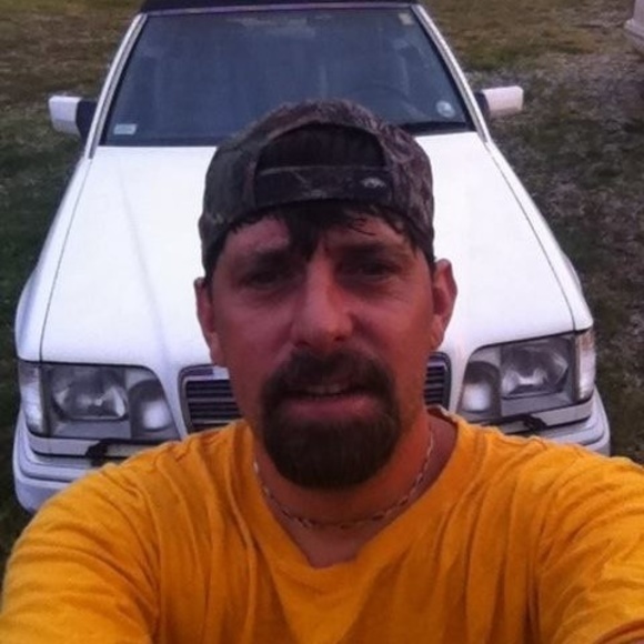 Profile Picture of Joey Cash (@joeypoz38) on Poshmark