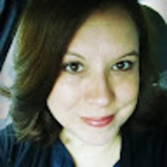 Profile Picture of Adrienne Wright (@adriennew109) on Poshmark