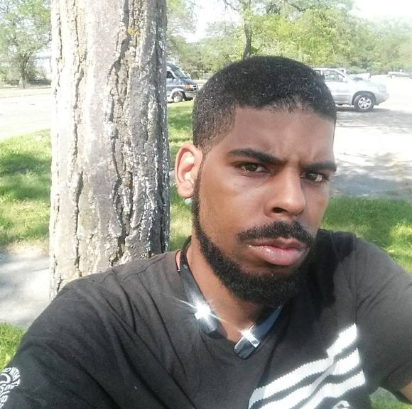 Profile Picture of Danzel Faulcon (@danzelfaulcon) on Poshmark