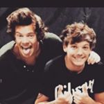 Profile Picture of *slowly deleting all my posts* (@love_wins_larry) on Instagram