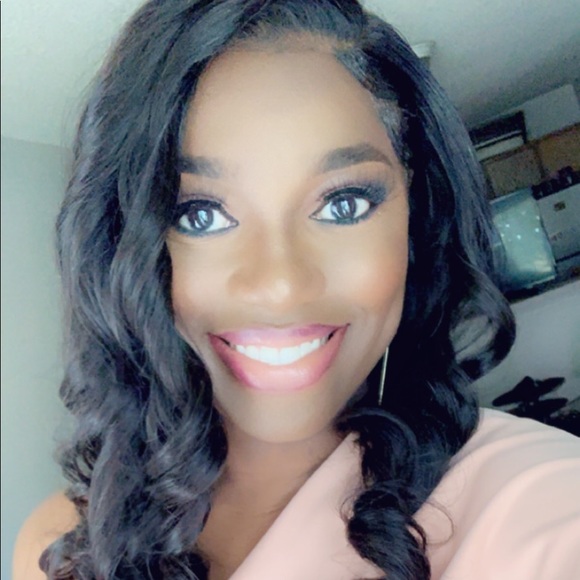 Profile Picture of Cierra Graham (@cici08085) on Poshmark