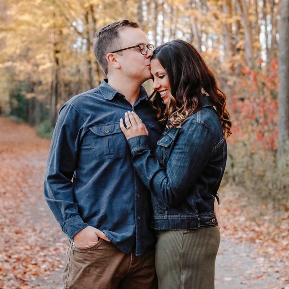 Profile Picture of Dena Amanda (@denaamanda) on Poshmark