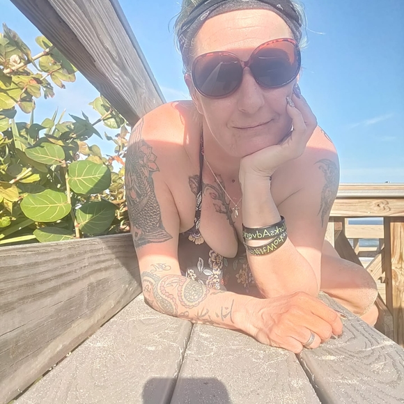 Profile Picture of Melanie Enghardt (@melaorlando) on Poshmark