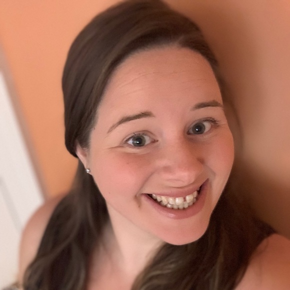 Profile Picture of Rebecca Cline (@rebeccacline981) on Poshmark
