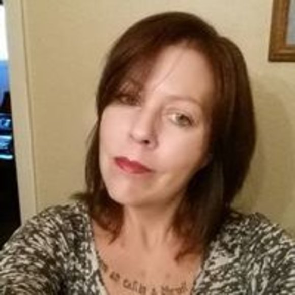 Profile Picture of Sherry Lucas (@sherrylucas73) on Poshmark