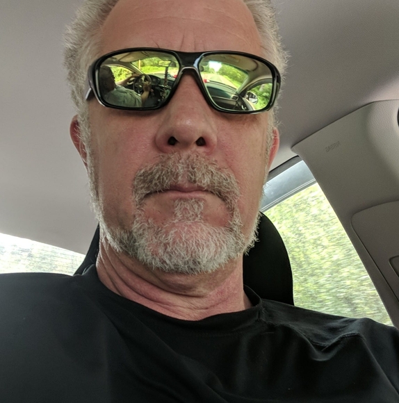 Profile Picture of Richard Burden (@rburdenless07) on Poshmark