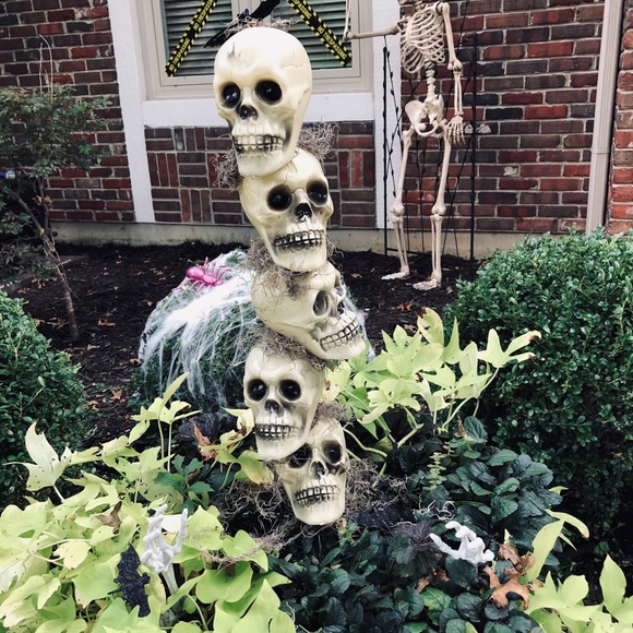 Profile Picture of Lindsay Foresee (@lindsayforesee) on Poshmark