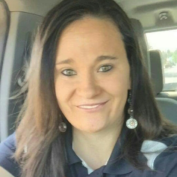 Profile Picture of Jamie Schell (@jschell2518) on Poshmark
