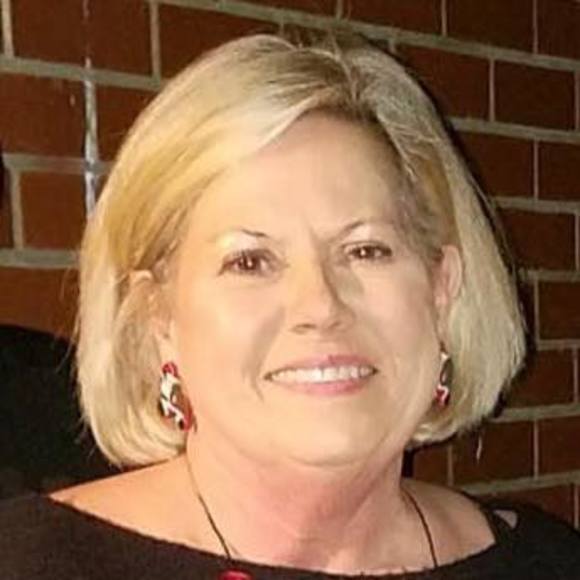 Profile Picture of Pat Drew (@patdrew) on Poshmark