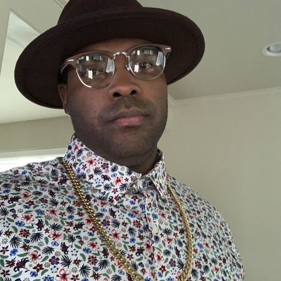 Profile Picture of Anthquian Brummitt (@quian81) on Poshmark