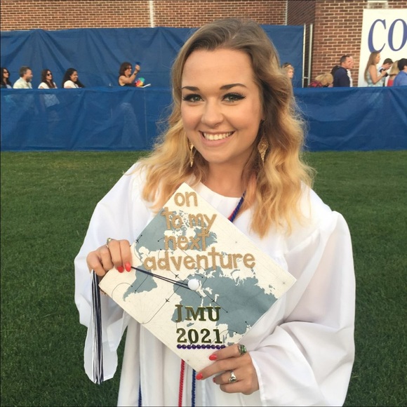 Profile Picture of Julia Whalen (@jwhalen714) on Poshmark