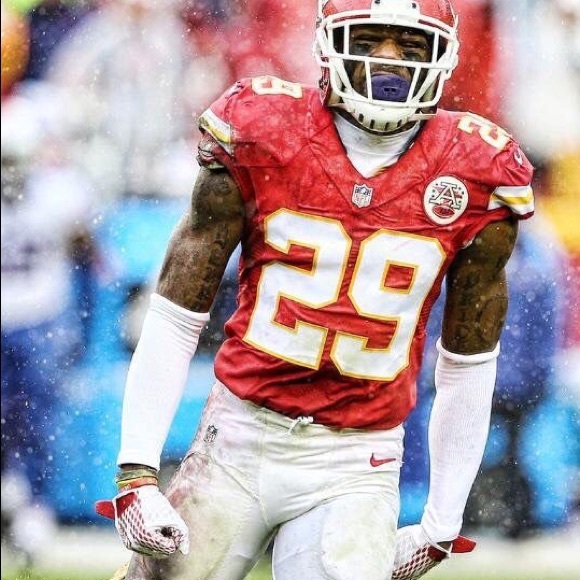 Profile Picture of Nicholas Valdez (@nick2050) on Poshmark