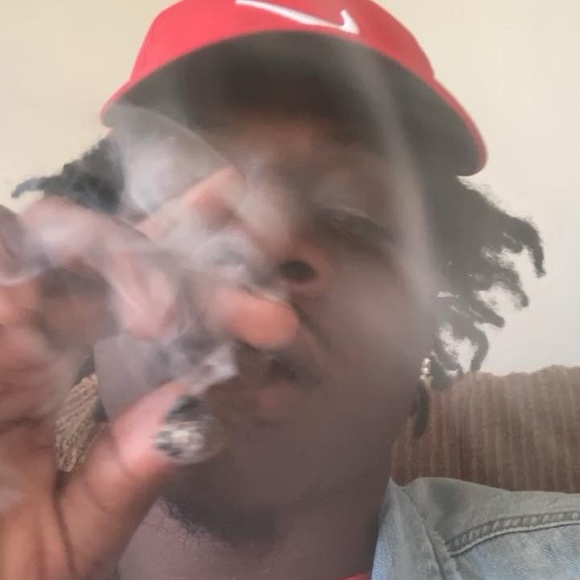 Profile Picture of Kyvan Estima (@kyvan12345) on Poshmark