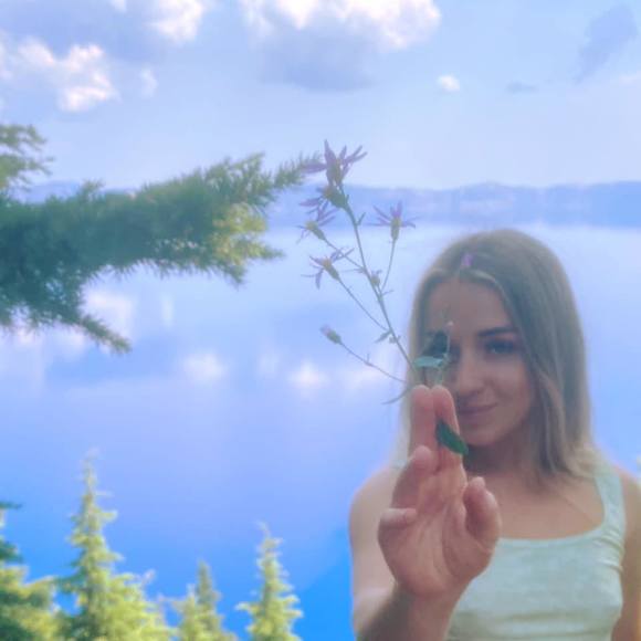 Haleigh Bockelman - Poshmark Profile Picture of Haleigh Bockelman (@haleighbock) on Poshmark