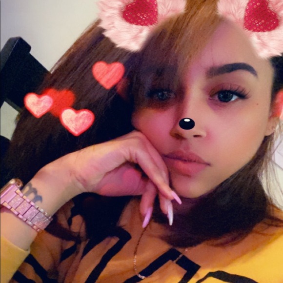 Profile Picture of Isabel Diaz (@ochun1995) on Poshmark