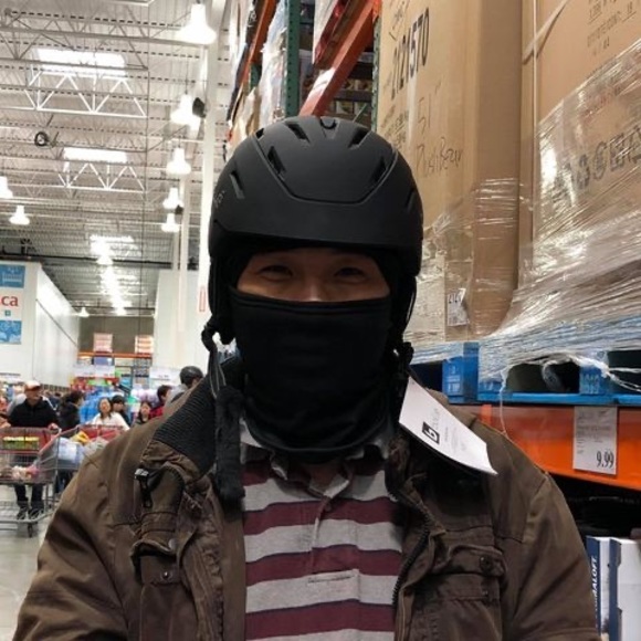 Profile Picture of Thomas Wong (@thomaswong936) on Poshmark