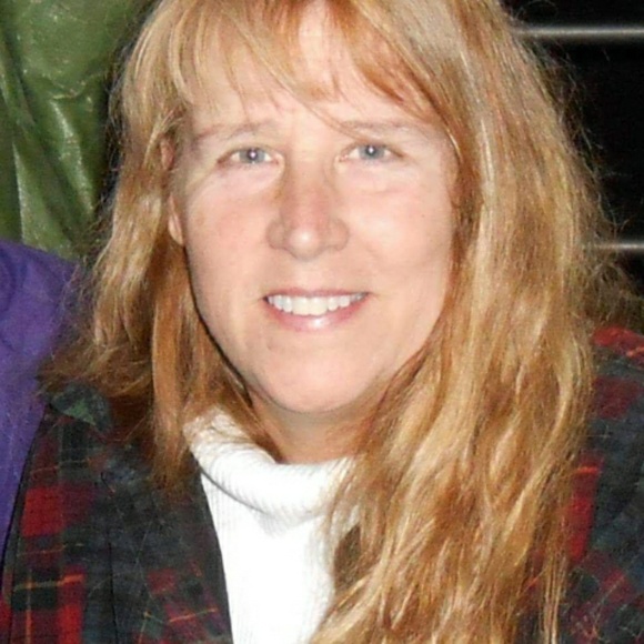 Profile Picture of Donna Atanasio (@donnadela) on Poshmark