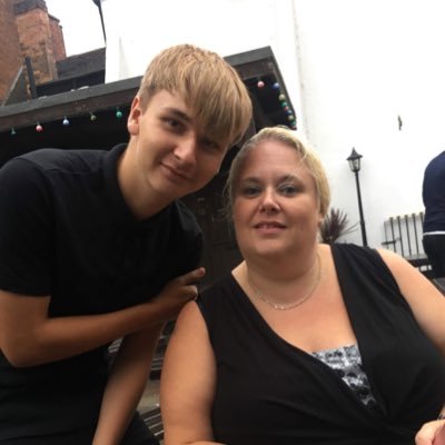 Becky Everett ⚫️ - Twitter Profile Picture of Becky Everett ⚫️ (@beckyeverett) on Twitter