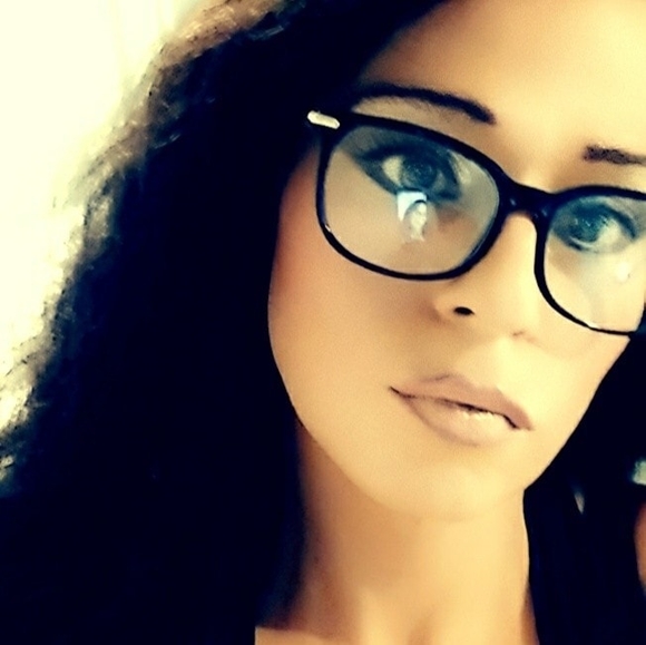 Profile Picture of Bianca Fox (@biancafox) on Poshmark