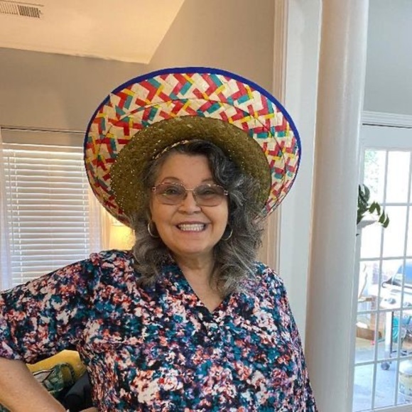 Profile Picture of Rosemarie Witherington (@rosemariewit641) on Poshmark