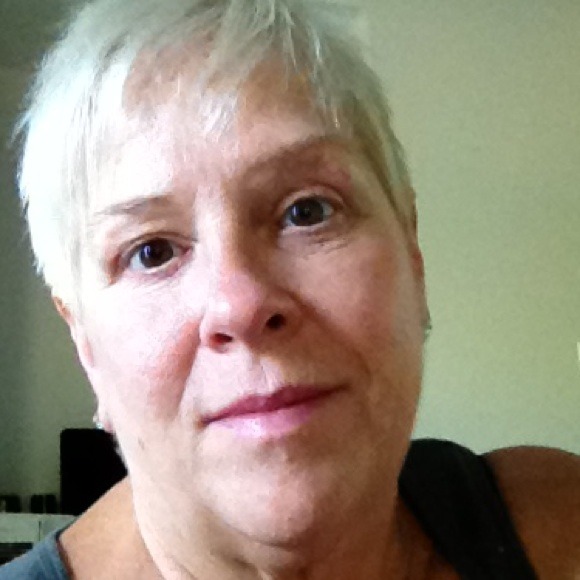 Cindy Bolton - Poshmark Profile Picture of Cindy Bolton (@cindybolton) on Poshmark