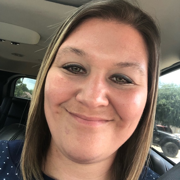 Profile Picture of Barbara Bradford (@bjsdb09) on Poshmark