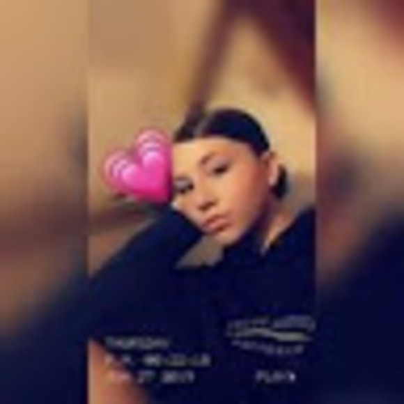 Profile Picture of Brianna Skinner (@briannaskinn189) on Poshmark