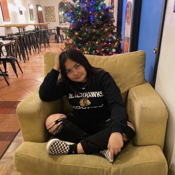 Hilary Hernandez - Poshmark Profile Picture of Hilary Hernandez (@hilsicai) on Poshmark