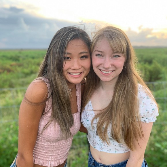 Profile Picture of Ruby Zhang (@rubyyyyzhang) on Poshmark