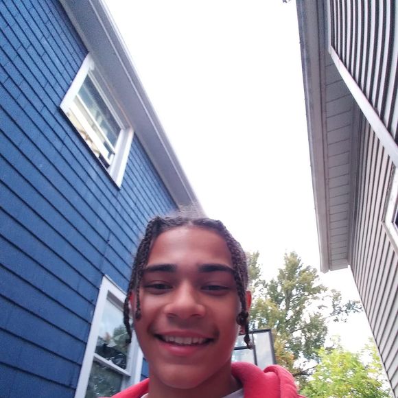 Profile Picture of Melachi Applewhite (@melachia) on Poshmark