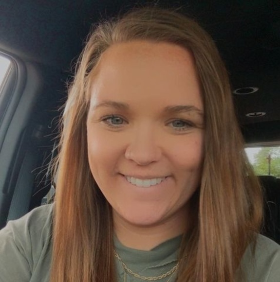 Profile Picture of Stephanie Wirth (@t_rex0054) on Poshmark