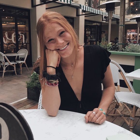 Carlee Lemirande - Poshmark Profile Picture of Carlee Lemirande (@carleelemirande) on Poshmark