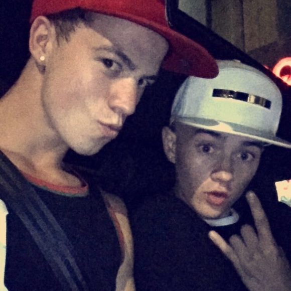 Kaylee Collison - Poshmark Profile Picture of Kaylee Collison (@kayleecollison) on Poshmark