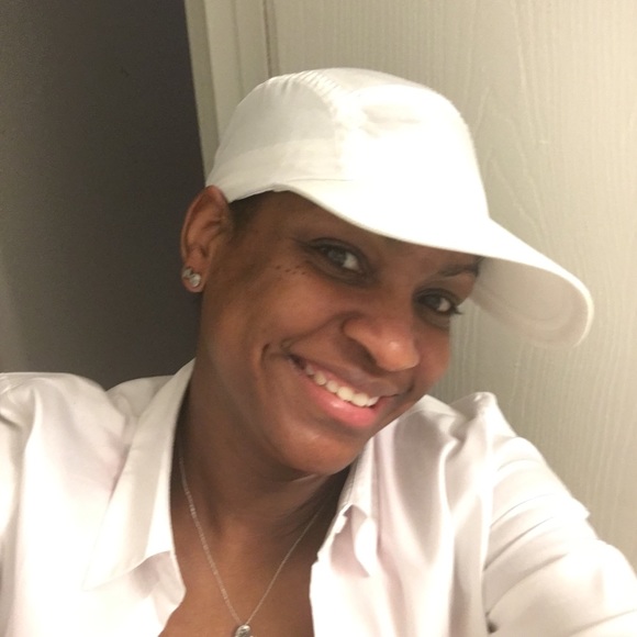 Profile Picture of Donna Scruggs (@still_strong) on Poshmark