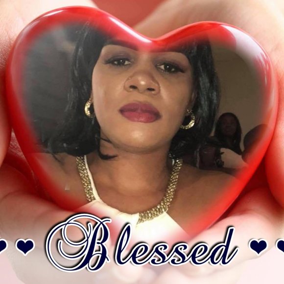 Profile Picture of Sifa Mbida (@mbidasifa) on Poshmark