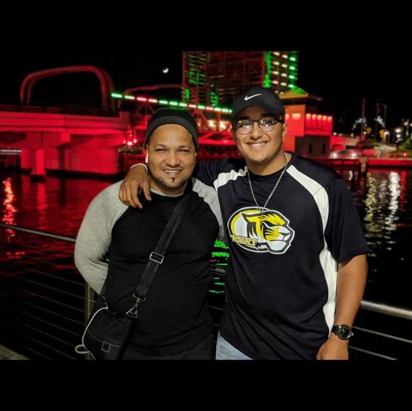 Profile Picture of Alejandro Escalera (@alejandroesc364) on Poshmark