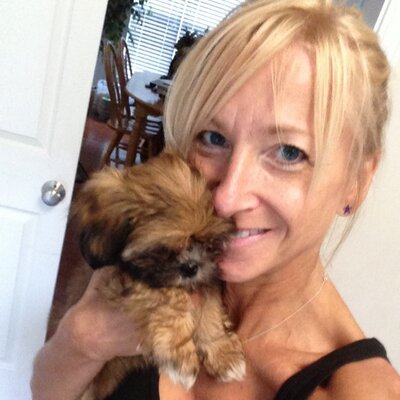 Profile Picture of Pam 'Ash' M. Yockus (@teenypinkchick) on Twitter