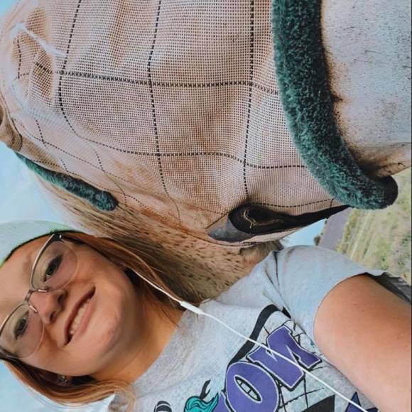 Profile Picture of Katie Entwisle (@katie_entwisle) on Poshmark