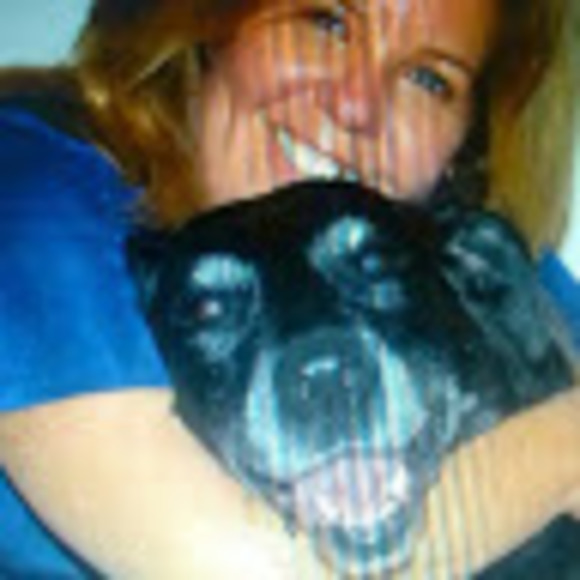 Profile Picture of Christi Lindsay (@christi_lindsay) on Poshmark